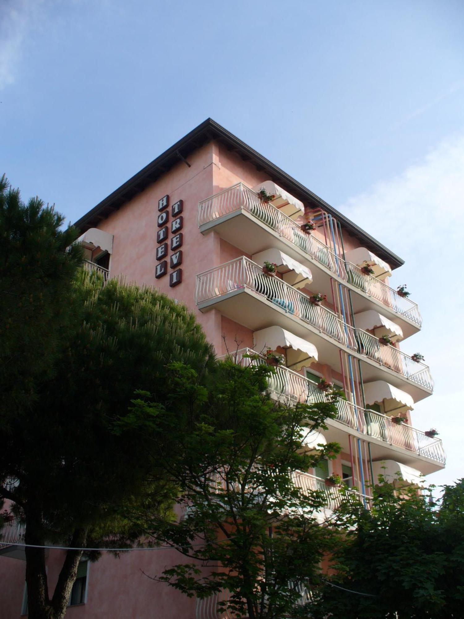Hotel Trevi Lido di Jesolo Bagian luar foto