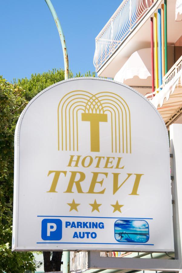 Hotel Trevi Lido di Jesolo Bagian luar foto